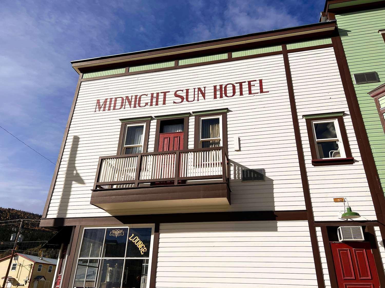 Midnight Sun, A Coast Hotel 도슨 시티 외부 사진